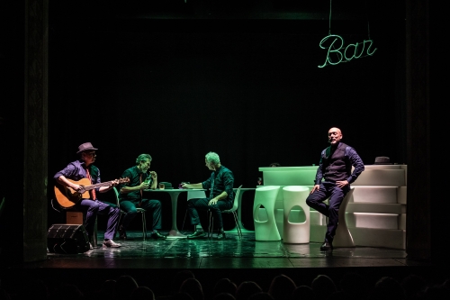 IL BAR SOTTO IL MARE la Prima milanese al Teatro M...