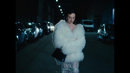 Arisa: “Magica Favola” tra le prime cinque a Sanremo — online il video e live a Roma e Milano